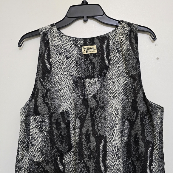 SHOW ME YOUR MUMU Sleeveless Snakeskin Bold Exotic Edgy V Neck Hi Lo Top S Black - Picture 9 of 14